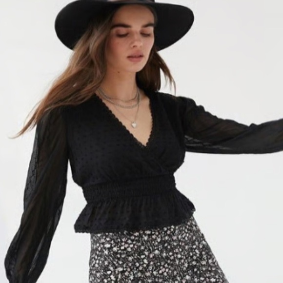 Urban Outfitters Sheer Boho Crop Blouse Women’s Size Medium Balloon Long Sleeves - Picture 13 of 13